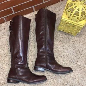 VINCE CAMUTO Dark Brown Riding Boot